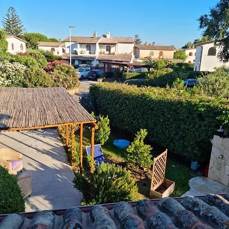 Tea, Residenza Incantevole Con Giardino . Dom wakacyjny