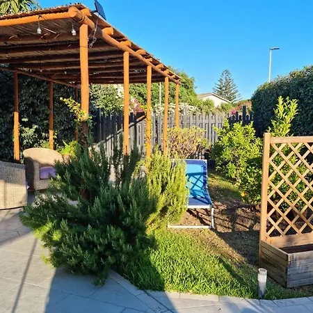 Tea, Residenza Incantevole Con Giardino . Dom wakacyjny