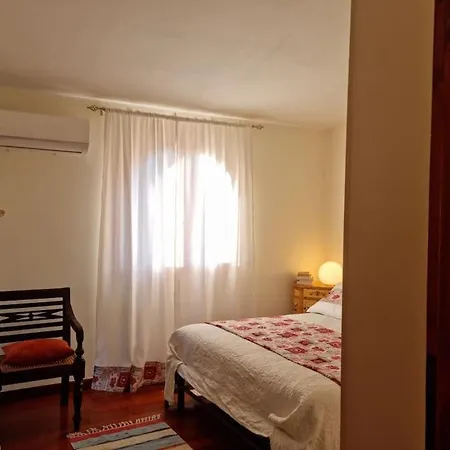 Tea, Residenza Incantevole Con Giardino . Dom wakacyjny Flumini di Quartu
