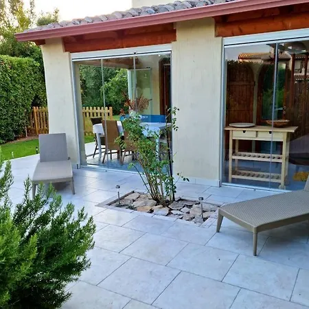 Casa vacanze Tea, Residenza Incantevole Con Giardino .